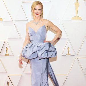 Nicole Kidman Instagram - Grateful to be here tonight 🥰✨ #Oscars 

#BeingTheRicardos @GiorgioArmani #GiorgioArmaniPrive @Omega @HarryWinston