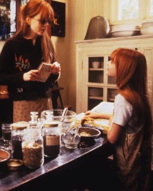 Nicole Kidman Instagram - Wishing you all a practically magical weekend! ✨🔮 #PracticalMagic Anniversary