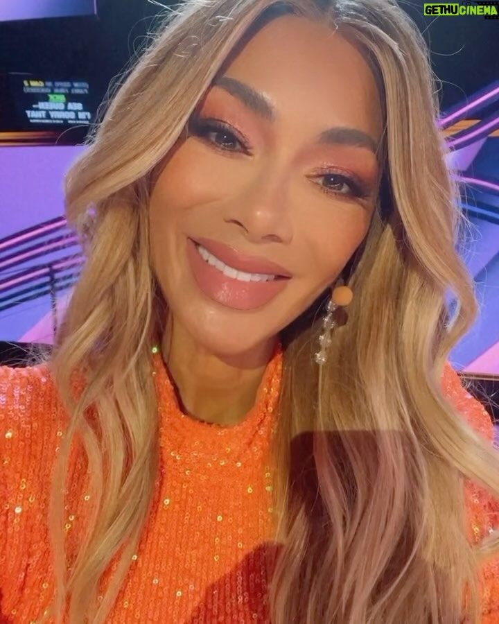 Nicole Scherzinger Instagram - Who’s ready for @maskedsingerfox Season 10 Finale?! 🙌🏽 I promise you this is an unmasking you are not gonna wanna miss! 🎉 #TheMaskedSinger