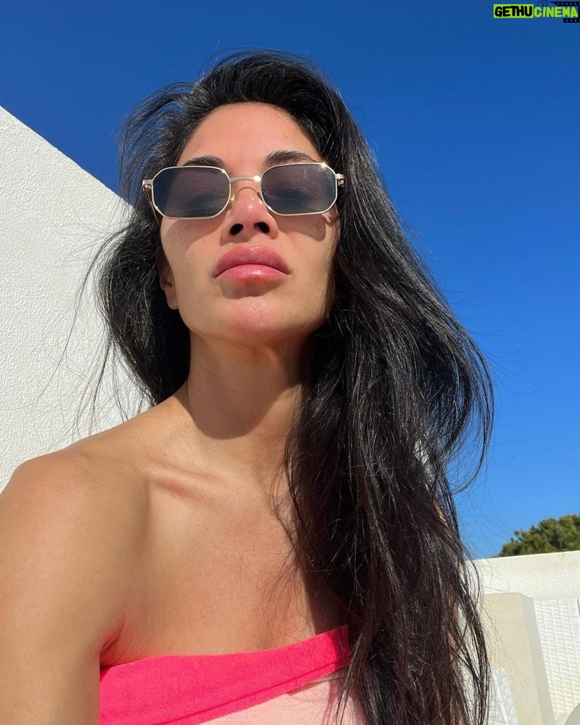 Nicole Scherzinger Instagram - After 5 months without a break, got to get away for the weekend. Feel the sun again on my skin. Eat everything in sight. Breathe. Let go. And finally take it all in…