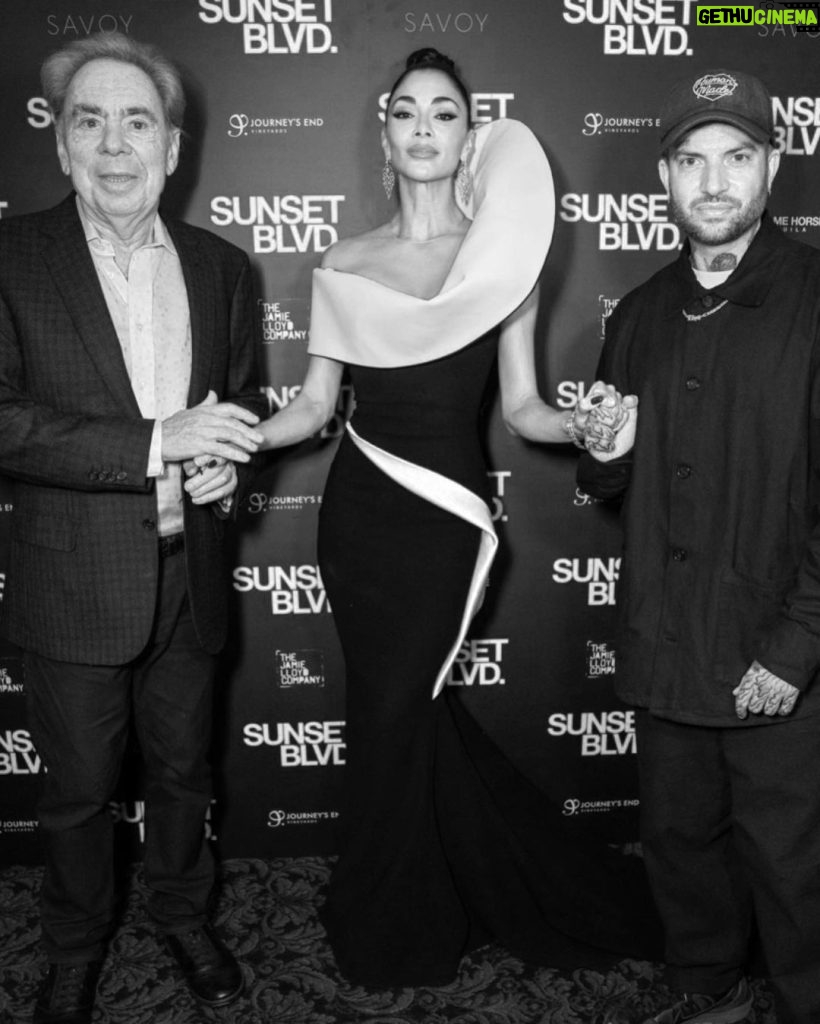 Nicole Scherzinger Instagram - Opening Night 10.12.23 @sunsetblvdmusical ♥️ “And now, Mr. Lloyd and Lord Lloyd-Webber, I’m ready for my close-up” 🖤🥀 📸: @davebenett