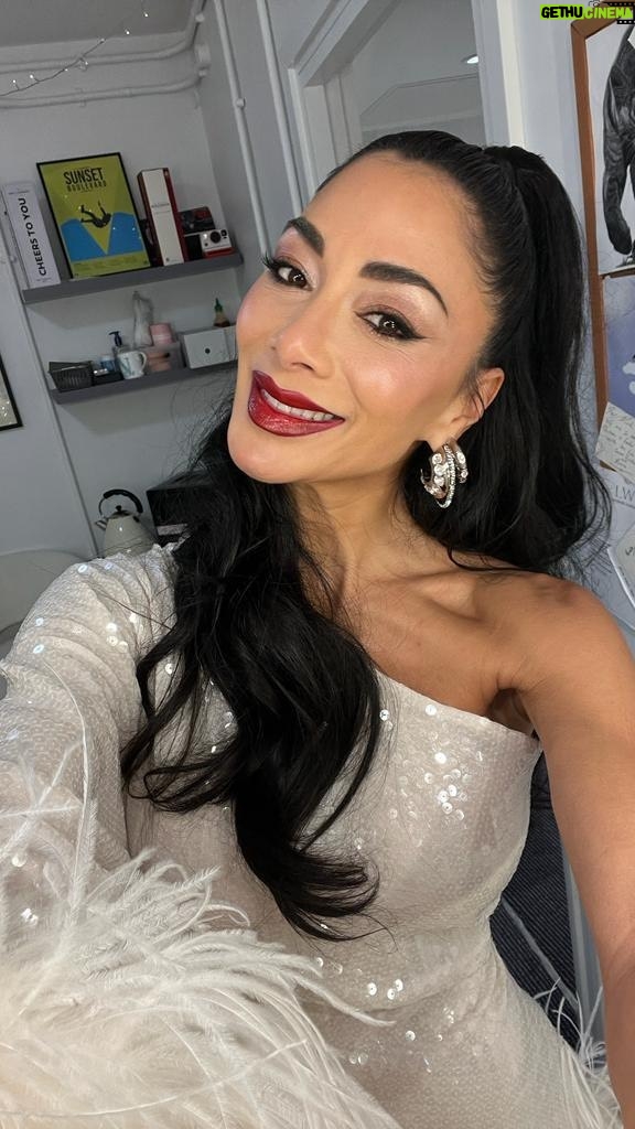 Nicole Scherzinger Instagram - Still lovin this wintery Christmas lewk ✨❄🤍 This is one of my fav, more recent Christmas songs! @siamusic ☃ What’s yours? Classic or new!? One more sleep til Christmas! 🙏🏽🥰