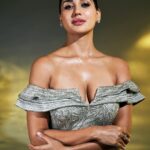 Nikita Dutta Instagram - Standing in my own Bridgeton world, wondering how to be an expert in the art of the swoon. ✨ 💎 . . . Wearing @shivaniawastyofficial Jewellery @limelightdiamonds Styled by @malvika_tater Asst @vrutiiiiiiii MUA @vibhagusain Hair @nargis9052 Shot by @saurabh_sonkar