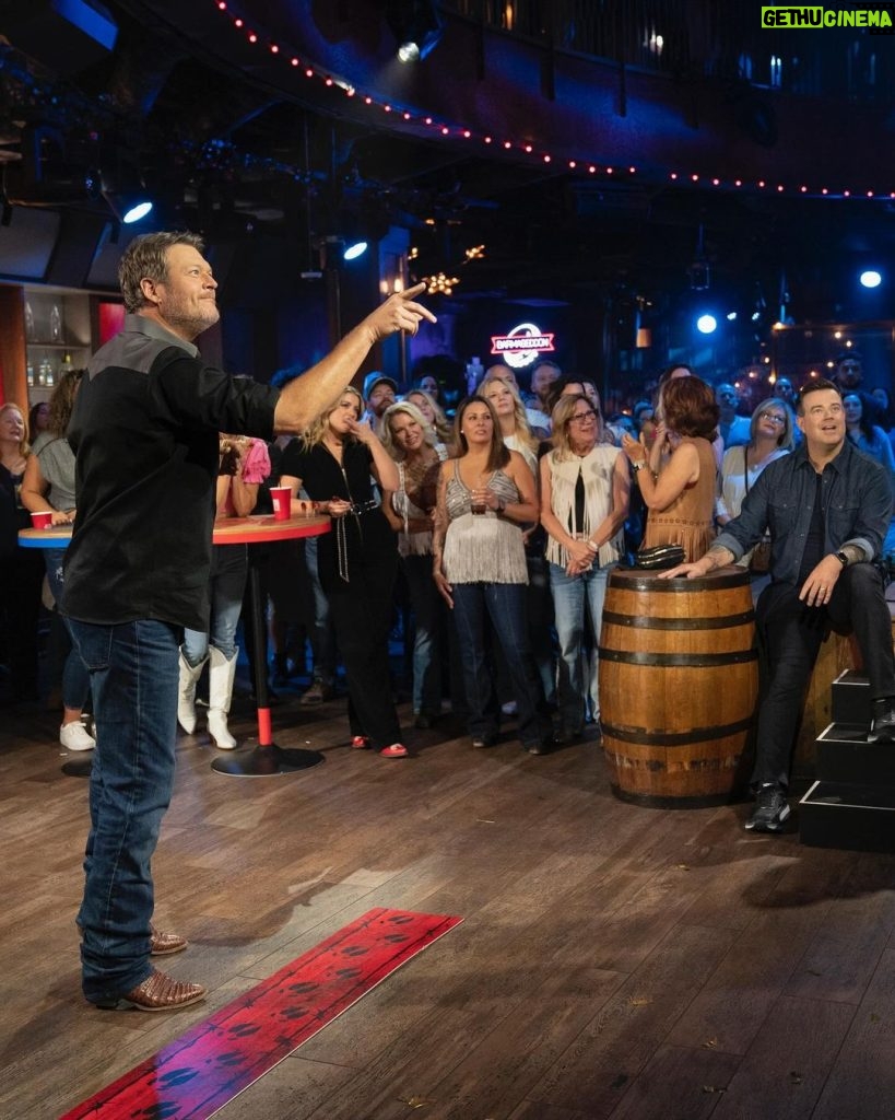 Nikki Garcia Instagram - When I tell you I have the coolest job in the world… I really do! 🥹🙌🏼💋 Can’t tell you how lucky I feel to host this show! Especially with two incredibly genuine and cool icons @blakeshelton & @carsondaly !! 🤠🍻🤠🧲 We are less than 30 mins away from the SEASON FINALE of @barmageddonusa and we have one of the coolest and most fun woman in country music today taking Blake on tonight @laurenalaina !!! We all had SO much fun!! Tune in! Or if you’re headed to bed set those DVR’s! 11pm EST only on @usanetwork 💋💋💋💋 Want to send some love to the entire Barmageddon fam! They made one incredible season! Love working with this team! Not only is everyone so cool and fun, they all work so damn hard! Here’s to all of you behind the scenes! 💋🍻❤️‍🔥