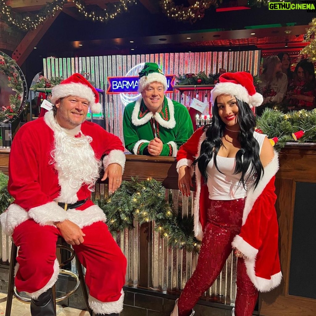 Nikki Garcia Instagram - CHRISTMAS is coming early! Start your holiday season off right with Blake Shelton’s Holiday Bartacular!! Airing TONIGHT right after The Voice on @nbc! Barmageddon gets its holiday on! You don’t want to miss it!! @blakeshelton takes on @icet 🎅🏻🍻🎄🧑🏻‍🎄 #barmageddon #thevoice #nbc #christmas #holidayspirit