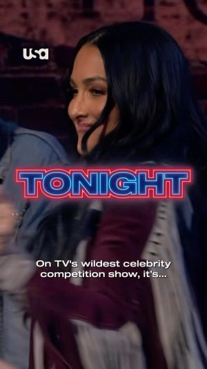 Nikki Garcia Instagram - Less than 2 hours away!! 🍻 All NEW #barmageddon with @davidarquette vs @colbiecaillat 🤠✨🤠 You’re not gonna want to miss this!! 🥃😎🎙️

11pm on @usanetwork after Monday Night RAW 💋