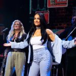 Nikki Garcia Instagram - I literally have the coolest job ever! And get to meet the COOLEST people ever! On stage with @carlypearce as she sings Man! I feel like a woman!, hanging with @boyziimen , laughing with @realjoeyfatone and then having @carsondaly & @blakeshelton roast everyone! I meaaan tonight just doesn’t get any better!! All NEW #barmageddon starts NOW!! On @usanetwork 💋🙌🏼🍻🤠🐎🤩🧲✨🥃🐴
