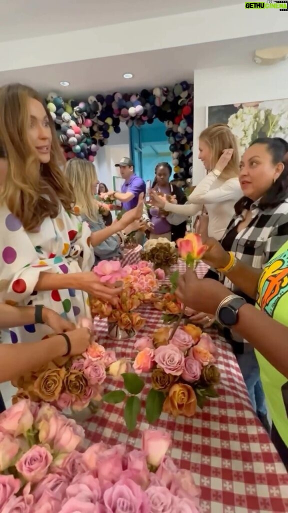 Nikki Sixx Instagram - Giving back through flowers! @bouquetbox @chromeheartsofficial @bestbuddies @anthonykshriver @tombrady