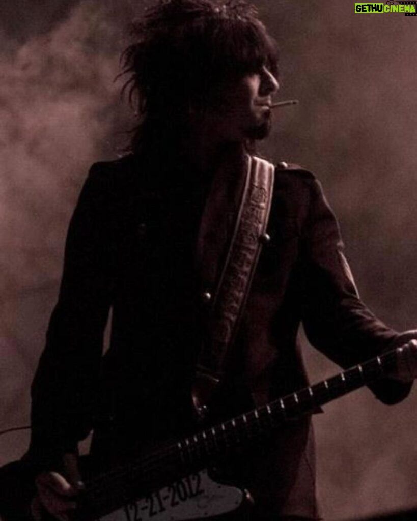 Nikki Sixx Instagram - From way back when I smoked.Feels like I’ve been breaking addictions for years. Next up for me is a really hard one. Sugar. 2024 is an exciting year for making changes.Spiritually and physically. #SobrietyRocks