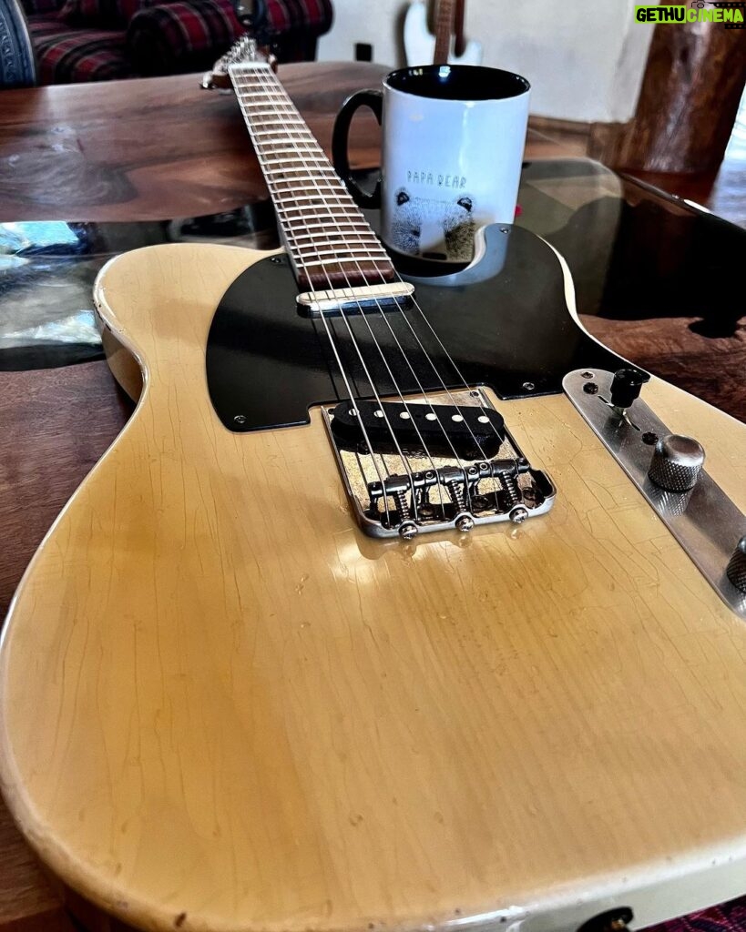 Nikki Sixx Instagram - Morning coffee with my @nelsonguitarwerks custom telecaster…… ☕️ 🏔️ 🎶 A lot of times I just play a simple chord progression like (Don’t go away mad ) and let lyrics flow out. Don’t worry about the rhymes. Actually quite relaxing when you don’t force it. Isn’t that just like life? Love this guitar. Jackson, Wyoming