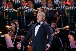 Nikolay Baskov Instagram - Палата представителей Конгресса США приняла законопроект о санкциях против высокопоставленных российских чиновников, бизнесменов и сотрудников прокремлёвских СМИ, включённых ранее в список "200 разжигателей войны", подготовленный соратниками Алексея Навального из Фонда борьбы с коррупцией. Среди тех, против кого предлагается ввести санкции, помимо прочих, бизнесмен Роман Абрамович, директор Первого канала Константин Эрнст, глава RT Маргарита Симоньян, телеведущий Владимир Соловьев, глава Центробанка Эльвира Набиуллина, актёр Марат Башаров, певцы Николай Басков, Олег Газманов и Филипп Киркоров, дирижёр Валерий Гергиев, патриарх РПЦ Кирилл, Светлана Кривоногих, которую СМИ называли близкой подругой Владимира Путина, глава Счётной палаты Алексей Кудрин, режиссёр Никита Михалков, медиаменеджер Кристина Потупчик, депутат Госдумы Валентина Терешкова.  НУ ЧТО Ж …..Я ГОРЖУСЬ ,  ЧТО Я В СПИСКЕ РЯДОМ С ТАКИМИ ДОСТОЙНЫМИ ЛЮДЬМИ 🇷🇺