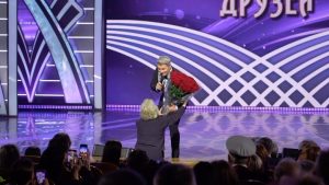 Nikolay Baskov Instagram - 1 мая в 13:45 на телеканале @tvrussia концерт Владимира Винокура «Юбилей в кругу друзей»🔥