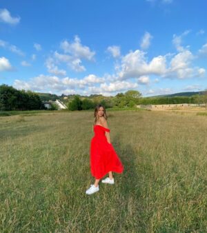Nilsu Berfin Aktaş Instagram - Bi sürü foto attım 🌼