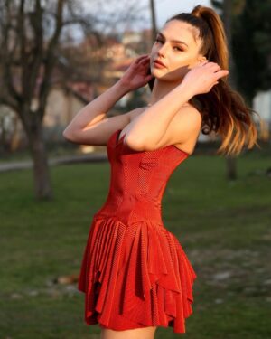 Nilsu Berfin Aktaş Instagram - ✨
Styling: @burciindag 
Makeup: @denizgnysl
Hair: @ersin.tekin 
Foto: @oguzhanhasdemir