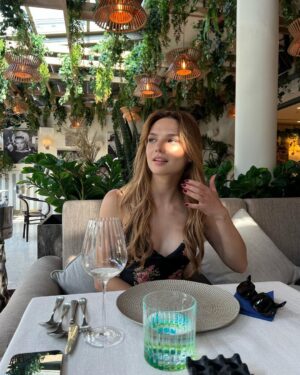 Nilsu Berfin Aktaş Instagram - Yaz gelmiş ☀️