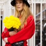 Nina Agdal Instagram - The little things... running to the deli to buy myself flowers 💐🥺 ph: @taylorbphoto #tbt