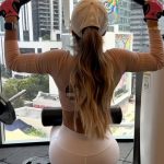 Ninel Conde Instagram - ¿A quién más le pasa? 🙋‍♀️ Es mi única relación tóxica 😂, pero seguimos intentándolo. Recuerden que es importante trabajar la masa muscular para mantenernos jóvenes y fuertes 💪🏻. #Ninelconde #fitness #humor #gymlife #motivation #workout