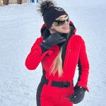 Ninel Conde Instagram - Uno de los días más hermosos de ski que he tenido . Gracias Dios ❤️ Les comparto este hermoso día soleado en Vail . Cuál es su foto favorita ? Los leo . @vailmtn @goldbergh . #vail #vailmountain #ski #skioutfit #goldbergh #smith #moncler #moonboots Vail Village