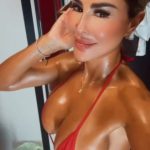 Ninel Conde Instagram - Siempre buscando la perfección 🤩. Mis amores es importante mantener ese color caribeño ☀️. ¿Qué les parece este bronceado brasilero? ✨@suntanmiami #Ninelconde #Bikini #Miamilife #trend #sexy #tanning #tropicalvibes