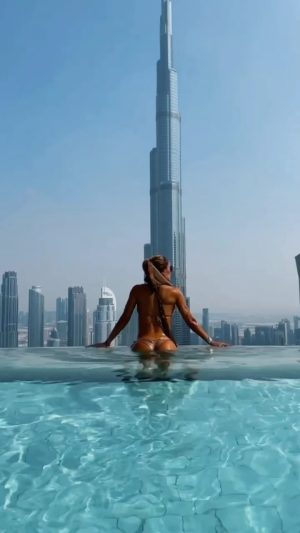 Ninel Conde Instagram - I need vitamin D…. Dubai .. where the dreams come to life ❤️..
.
.
.
#adresskyviedubai #burjkhalifa #dubai #cometodubai  #ninelconde #almarey #fy #fyp #fye