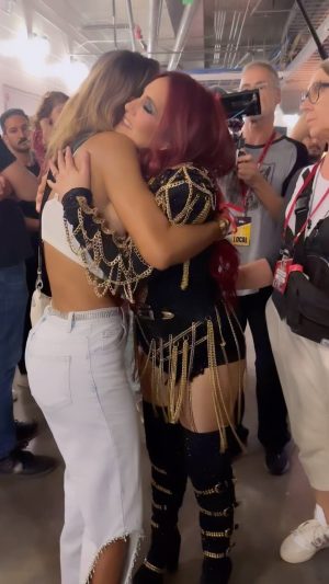 Ninel Conde Instagram - No pares nunca de soñar ❤️…
Vive tu vida 🎶🎶🎶
.
#reencuentro #rebelde #rbd #dulcemaria #almarey #fy #fye #trend #viral #reel #instagood