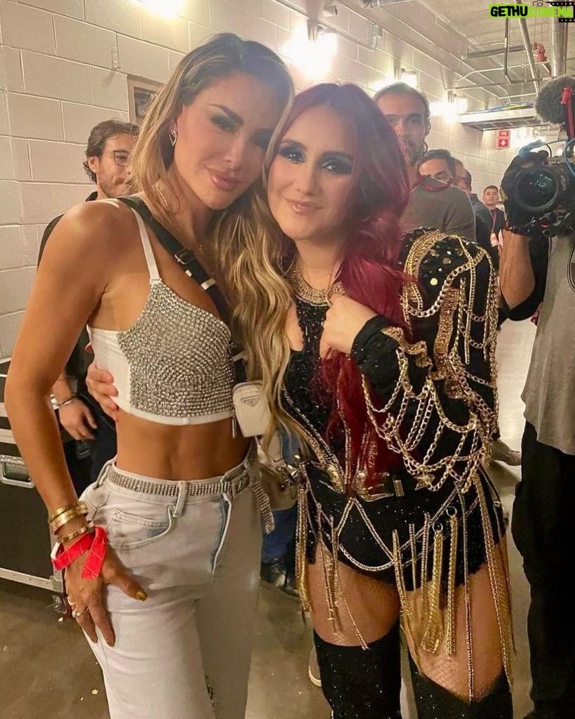 Ninel Conde Instagram - Si soy REBELDE. Mi hija hermosa mi @dulcemaria te amo mi reina sigue triunfando! Ame verte realizada . Las amo mis niñas ❤️ Que les parece estas imágenes? Les recordó esa época dorada de @rbd_musica ? Los leo! . . #rbd #rebelde #soyrebelde #dulcemaria #anahi #mia #miacoluchi #robertapardo #almarey #fy #fye #trend #reels #reelsinstagram #réel Miami, Florida