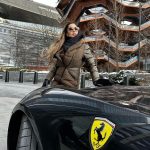 Ninel Conde Instagram - Sigue a tu corazón, especialmente si te lleva a Nueva York 🤍🤎 ¿Qué ciudad es tu favorita para viajar? Los leo👀 . . . #ninelconde #travel #nyc #newpost #vessel #ferrari #traveltheworld #labombonasesino #newyork