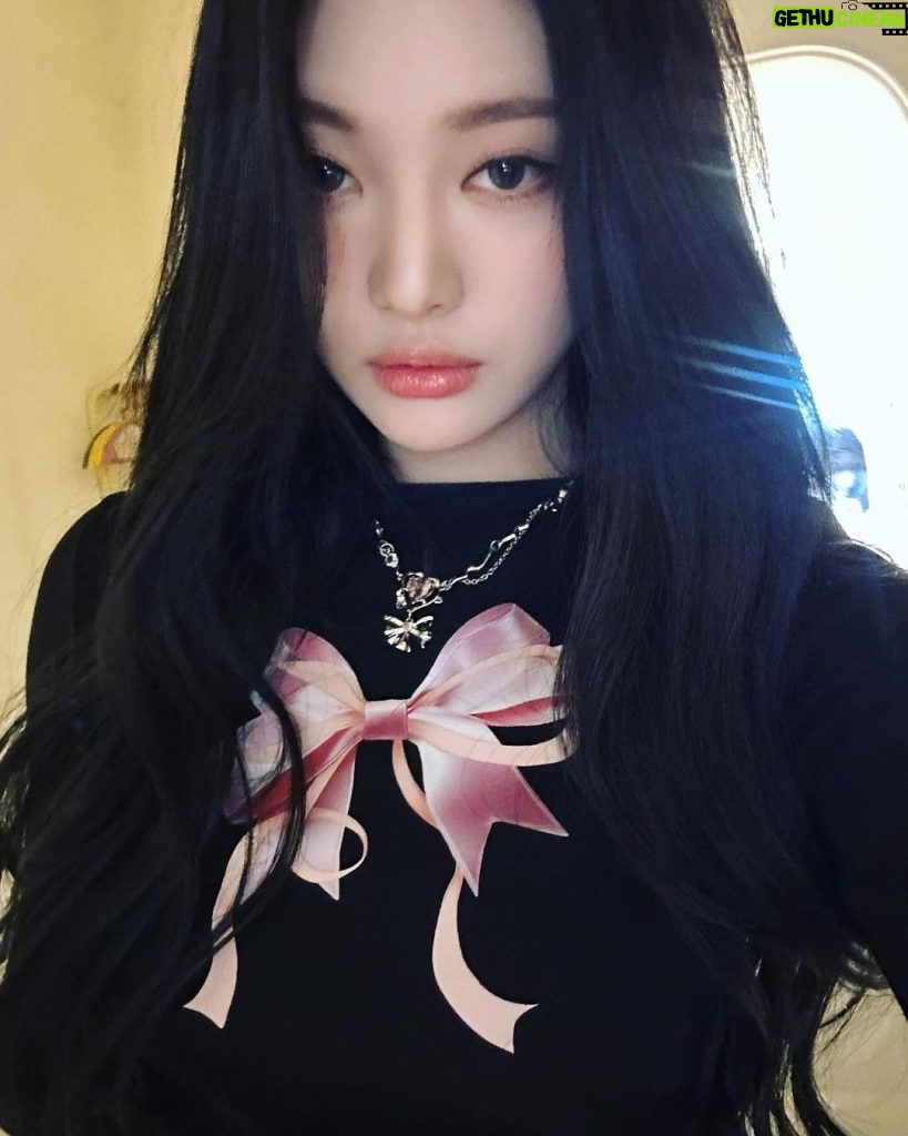 Ning Yi Zhuo Instagram - 🐱🎀