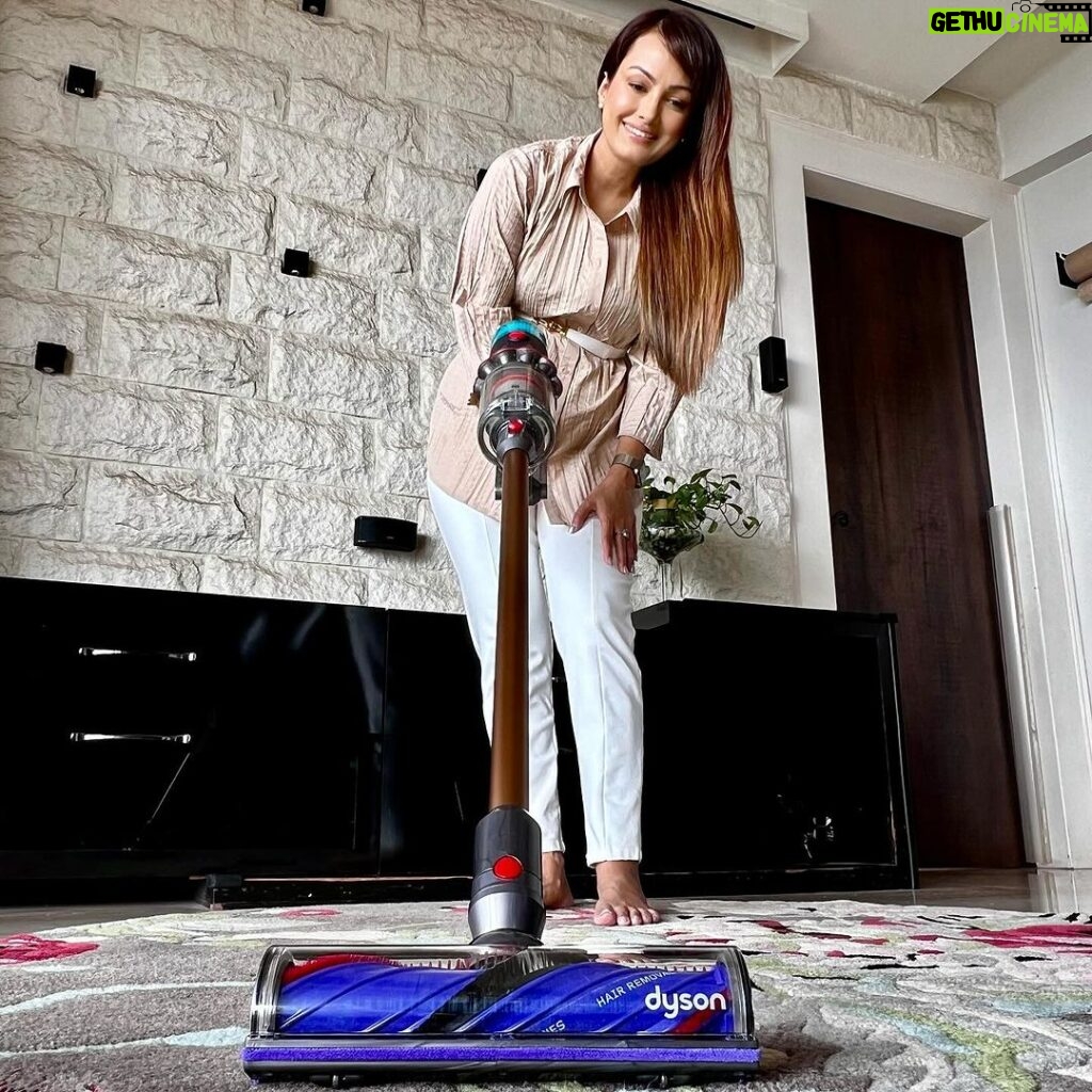 Nisha Rawal Instagram - . Unleash the power of perfection with the Dyson V12 Extra – your secret weapon against dust and grime. Say goodbye to dirt and hello to effortless cleaning✨ #DysonHome #DysonV12 #DysonIndia #Gifted