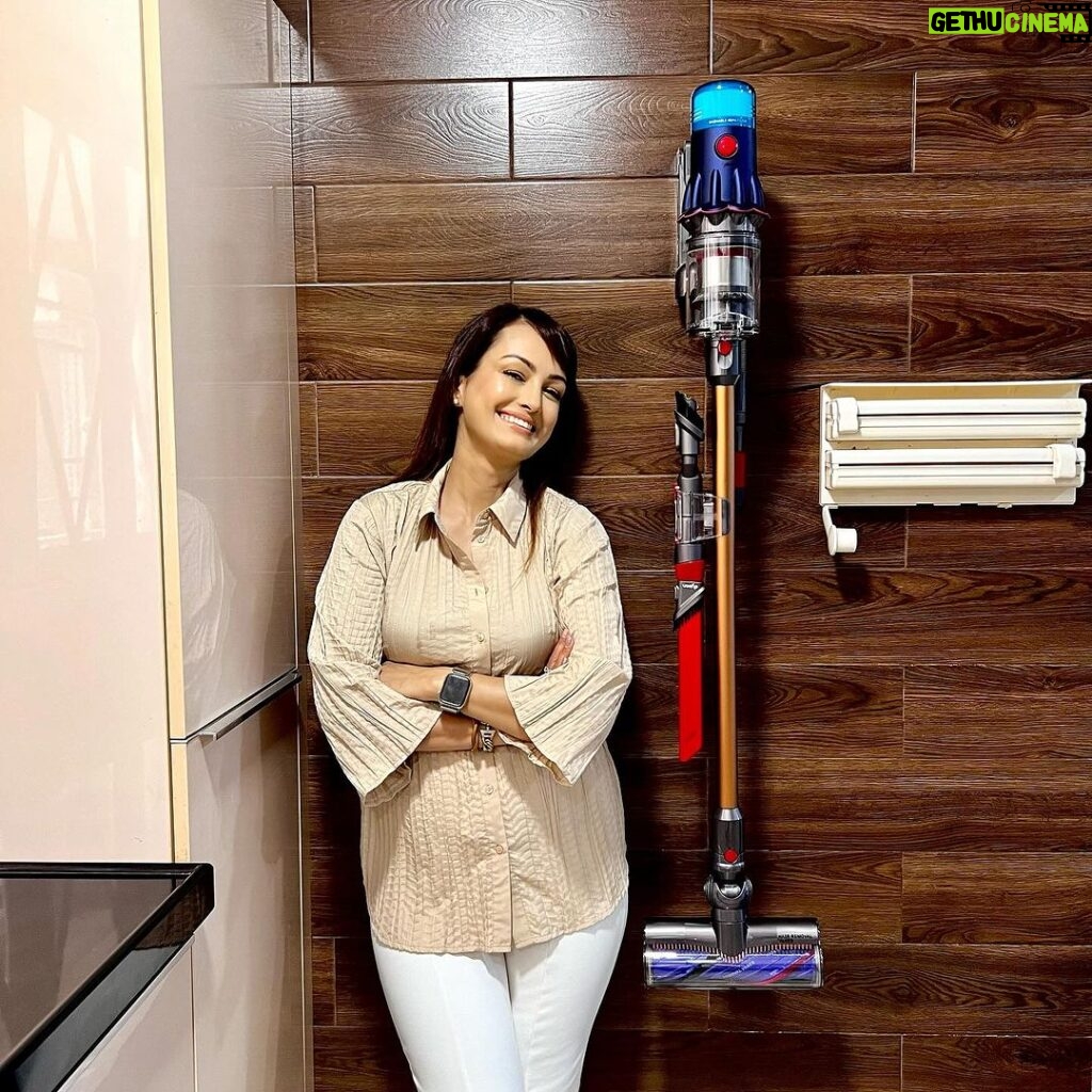 Nisha Rawal Instagram - . Unleash the power of perfection with the Dyson V12 Extra – your secret weapon against dust and grime. Say goodbye to dirt and hello to effortless cleaning✨ #DysonHome #DysonV12 #DysonIndia #Gifted