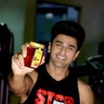 Nishant Singh Instagram - Workouts may keep you fit, but are not sufficient enough to help you maintain a healthy lifestyle. That’s where, @HamdardHoney becomes your perfect partner. It boosts your immunity, is rich in antioxidants & is great for your heart health and blood sugar levels. Add Hamdard Honey to your diet regularly and boost your immunity. Hamdard Hai. Pure Hai. #Hamdard #HamdardHoney #HamdardHaiPureHai #Honey #Pure #HoneySmoothie #Smoothie #BananaOatSmoothie #Immunity #ChangingWeather #Antioxidants #PureHoney #Natural #Healthy #NaturalHoney #HealthyFood #HealthyLifestyle Shoot by @lsd.photography.official @Theweddingfilmmaker_ Managed by @jyotibundel.23 Hair by @azruddin_hairstylist Martial arts by @rajudas06