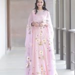 Nitanshi Goel Instagram - Phool wearing phools🌸🌼🌺🌷🌹🌻🪻🪷 Bhopal Promotions✨ #LaapataaLadies Photographer - @_rahul.rajeev_ Styled by - @ekta_singh96 Outfit by - @picchika Accessories - @aquamarine_jewellery Dressman Team - @pravin_kumar_nirala Assistant - @abhishek__gujar__ #phool #🌸 #nitanshigoel #laapataaladies #bhopal @aamirkhanproductions @kindlingindia @officialjiostudios Bhopal, Madhya Pradesh