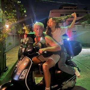 Niti Chaichitathorn Instagram - คงจะแว๊นเร็วมาก ดูสิ คุณหนูผมปลิวเลย