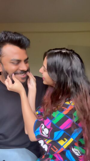Niveditha Gowda Instagram - Whose choice is better ? 
#nivedithagowda #chandanshetty #reelsinstagram #reelitfeelit