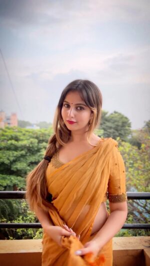 Niveditha Gowda Instagram - Can’t get this song out of my head 🥰
Please do shower us love by making reels for this song 🫰🏻 @chandanshettyofficial 
#putlaksmi #1MinMusic #chandanshetty #nivedithagowda #reelsinstagram
