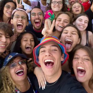 Noah Urrea Instagram - pensando em me mudar pra cá
