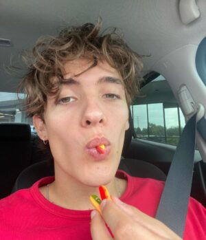 Noah Urrea Instagram - 🌭