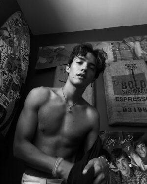 Noah Urrea Instagram - Oi :p