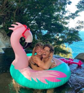 Noah Urrea Instagram - melhor amigo <3 Big Island, Hawaii