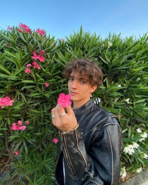 Noah Urrea Instagram - hi there
