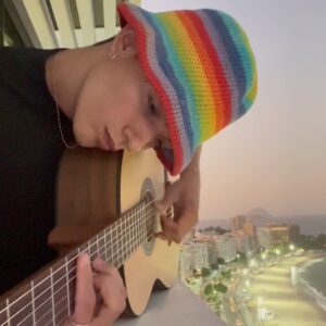 Noah Urrea Instagram - pensando em me mudar pra cá
