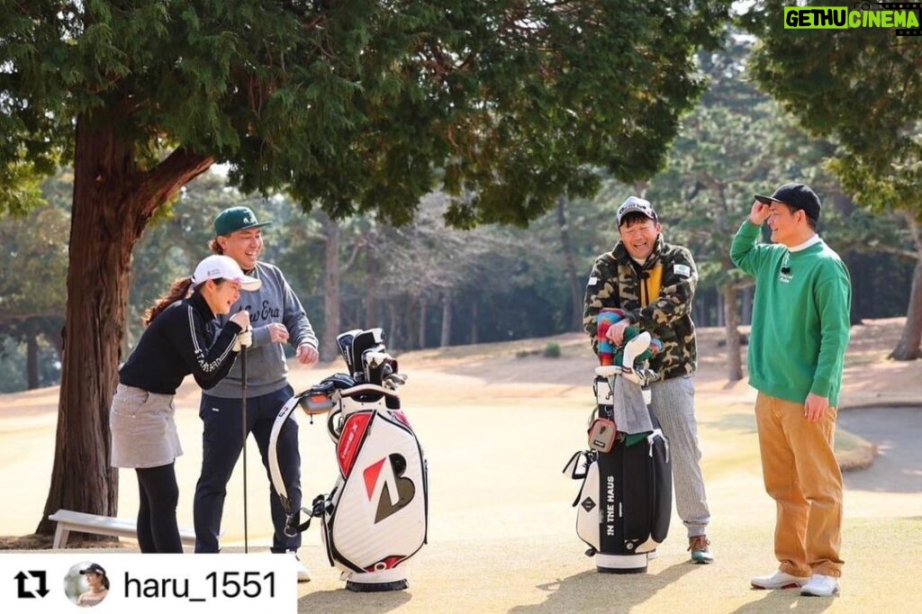 Nobuyuki Hayakawa Instagram - 川崎春花プロとゴルフさせて頂きました！超光栄！#Repost @haru_1551 with @use.repost ・・・ 『ノブゴルフクラシック』 明後日の3月22日（水）初回放送です！ 千鳥のノブさん、大西ライオンさん、佐藤賢和プロキャディと共演させていただきました🥹✨ ノブさんとゴルフ対決！！！ さらに、 ライオンさんにキャディをしていただいて、、😵‍💫 本当に楽しくて夢のような時間でした！ みなさんぜひご覧ください！！！ 放送回数:全3回 放送チャンネル:フジテレビ ONE スポーツ・バラエティ 配信チャンネル:フジテレビ ONEsmart FOD プレミアム FANY チャンネル 放送日時: #7 3月 22 日(水)24 時~25 時 #8 3月 29 日(水)24 時~25 時 #9 4月 19 日(水)24 時~25 時(予定) (放送時間は変更の可能性あり。最新情報は https://otn.fujitv.co.jp/b_hp/922200031.html でご確認ください) #高校のときはみんなからノブと呼ばれていました笑 #ノブさんと共演できるなんて夢みたい