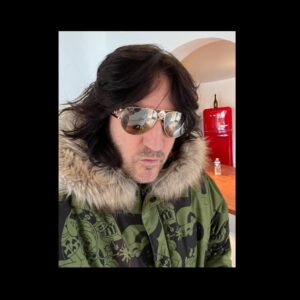 Noel Fielding Instagram - Channeling Kurt Russel in John Carpenter’s ‘The Thing’ today x You gotta have goals :) x