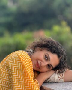 Noorin Shereef Instagram - Minnalazhake minnumazhakee💛✨