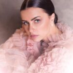 Nour Instagram – La vie en rose 🌸
@harpersbazaararabia