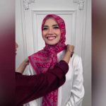 Nur Fazura Instagram - ✨RONA PETERANA✨ TUDUNG FAZURA KOLEKSI RONA PETERANA Koleksi Tudung FAZURA White Label kali ini dinamakan “Rona Peterana”, dimana ianya memberi sentuhan berbeza untuk sambutan Aidilfitri yang bakal menjelang tiba. Didatangkan dengan 10 corak abstrak dan geometri moden serta motif yang unik, sempurna untuk digayakan bersama busana lebaran anda. Tampil cantik bergaya dengan koleksi yang eksklusif dan elegan, menghiasi penampilan ”OOTD” anda di momen istimewa pada Hari Raya nanti. Didatangkan dengan 10 warna-warna yang eksklusif, koleksi ini juga sesuai digayakan oleh wanita bekerjaya masa kini. 🧕 You can find more information on the Rona Peterana collection from our Website: www.fazura.com Download App : FAZURA ShopeeMall: FazuraOfficialStore Visit our physical stores to try and get a closer look on RONA PETERANA collection at.. FAZURA Boutiques: ✨Sunway Putra Mall, Lot G31 (KL) ✨The Curve Shopping Mall, Lot 147B (PJ) ✨Ipoh Parade, Lot F-10 (Perak) ✨Aman Central, Lot 3-47 (Kedah) ✨East Coast Mall, L1-21 (Kuantan, Pahang) Mini Stores: ✨SOGO KL (Level 3) ✨SOGO i-City Shah Alam (Ground Floor) Micro Store: ✨Suria KLCC (PushCart) Pop-Up Store: ✨Komtar JBCC (Johor Bahru) Boleh juga dapatkan koleksi ✨RONA PETERANA✨ melalui @fazurabesties yang berdaftar ! !! Disebabkan oleh pencahayaan fotografi dan peranti berbeza yang digunakan untuk melihat produk yang dipaparkan, warna yang anda lihat mungkin berbeza sedikit daripada warna sebenar produk. #TudungFAZURA #TFWhiteLabel #WhiteLabel #MilikSemua #FAZURA #tudungFAZURARONAPETERANA #fazuralovers #tudungfazuraronpeterana