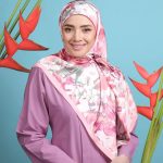 Nur Fazura Instagram - ✨KHESUMA WARNA✨ TUDUNG FAZURA KOLEKSI KHESUMA WARNA Koleksi Black Label ini dinamakan “KHESUMA WARNA”, hadir dengan material Premium Matte Satin bercorakkan flora tropikal yang memberi efek timbul 3D, sepadan dengan gaya elegan dan anggun di Aidilfitri. 🌺 Didatangkan dengan 10 warna-warna yang eksklusif, koleksi ini juga sesuai digayakan oleh wanita bekerjaya masa kini. 🧕 You can find more information on the CITRA ZAHRAA collection from our Website: www.fazura.com Download App : FAZURA ShopeeMall: FazuraOfficialStore Visit our physical stores to try and get a closer look on CITRA ZAHRAA collection at.. FAZURA Boutiques: ✨Sunway Putra Mall, Lot G31 (KL) ✨The Curve Shopping Mall, Lot 147B (PJ) ✨Ipoh Parade, Lot F-10 (Perak) ✨Aman Central, Lot 3-47 (Kedah) ✨East Coast Mall, L1-21 (Kuantan, Pahang) Mini Stores: ✨SOGO KL (Level 3) ✨SOGO i-City Shah Alam (Ground Floor) Micro Store: ✨Suria KLCC (PushCart) Pop-Up Store: ✨Komtar JBCC (Johor Bahru) Boleh juga dapatkan koleksi ✨ CITRA ZAHRAA ✨ melalui @fazurabesties yang berdaftar ! !! Disebabkan oleh pencahayaan fotografi dan peranti berbeza yang digunakan untuk melihat produk yang dipaparkan, warna yang anda lihat mungkin berbeza sedikit daripada warna sebenar produk. #TudungFAZURA #TFBlackLabel #BlackLabel #MilikSemua #FAZURA #fazuralovers #KoleksiKHESUMAWARNA #tudungfazurakhesumawarna