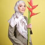Nur Fazura Instagram - ✨KHESUMA WARNA✨ TUDUNG FAZURA KOLEKSI KHESUMA WARNA Koleksi Black Label ini dinamakan “KHESUMA WARNA”, hadir dengan material Premium Matte Satin bercorakkan flora tropikal yang memberi efek timbul 3D, sepadan dengan gaya elegan dan anggun di Aidilfitri. 🌺 Didatangkan dengan 10 warna-warna yang eksklusif, koleksi ini juga sesuai digayakan oleh wanita bekerjaya masa kini. 🧕 You can find more information on the CITRA ZAHRAA collection from our Website: www.fazura.com Download App : FAZURA ShopeeMall: FazuraOfficialStore Visit our physical stores to try and get a closer look on CITRA ZAHRAA collection at.. FAZURA Boutiques: ✨Sunway Putra Mall, Lot G31 (KL) ✨The Curve Shopping Mall, Lot 147B (PJ) ✨Ipoh Parade, Lot F-10 (Perak) ✨Aman Central, Lot 3-47 (Kedah) ✨East Coast Mall, L1-21 (Kuantan, Pahang) Mini Stores: ✨SOGO KL (Level 3) ✨SOGO i-City Shah Alam (Ground Floor) Micro Store: ✨Suria KLCC (PushCart) Pop-Up Store: ✨Komtar JBCC (Johor Bahru) Boleh juga dapatkan koleksi ✨ CITRA ZAHRAA ✨ melalui @fazurabesties yang berdaftar ! !! Disebabkan oleh pencahayaan fotografi dan peranti berbeza yang digunakan untuk melihat produk yang dipaparkan, warna yang anda lihat mungkin berbeza sedikit daripada warna sebenar produk. #TudungFAZURA #TFBlackLabel #BlackLabel #MilikSemua #FAZURA #fazuralovers #KoleksiKHESUMAWARNA #tudungfazurakhesumawarna