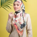 Nur Fazura Instagram - ✨KHESUMA WARNA✨ TUDUNG FAZURA KOLEKSI KHESUMA WARNA Koleksi Black Label ini dinamakan “KHESUMA WARNA”, hadir dengan material Premium Matte Satin bercorakkan flora tropikal yang memberi efek timbul 3D, sepadan dengan gaya elegan dan anggun di Aidilfitri. 🌺 Didatangkan dengan 10 warna-warna yang eksklusif, koleksi ini juga sesuai digayakan oleh wanita bekerjaya masa kini. 🧕 You can find more information on the CITRA ZAHRAA collection from our Website: www.fazura.com Download App : FAZURA ShopeeMall: FazuraOfficialStore Visit our physical stores to try and get a closer look on CITRA ZAHRAA collection at.. FAZURA Boutiques: ✨Sunway Putra Mall, Lot G31 (KL) ✨The Curve Shopping Mall, Lot 147B (PJ) ✨Ipoh Parade, Lot F-10 (Perak) ✨Aman Central, Lot 3-47 (Kedah) ✨East Coast Mall, L1-21 (Kuantan, Pahang) Mini Stores: ✨SOGO KL (Level 3) ✨SOGO i-City Shah Alam (Ground Floor) Micro Store: ✨Suria KLCC (PushCart) Pop-Up Store: ✨Komtar JBCC (Johor Bahru) Boleh juga dapatkan koleksi ✨ CITRA ZAHRAA ✨ melalui @fazurabesties yang berdaftar ! !! Disebabkan oleh pencahayaan fotografi dan peranti berbeza yang digunakan untuk melihat produk yang dipaparkan, warna yang anda lihat mungkin berbeza sedikit daripada warna sebenar produk. #TudungFAZURA #TFBlackLabel #BlackLabel #MilikSemua #FAZURA #fazuralovers #KoleksiKHESUMAWARNA #tudungfazurakhesumawarna