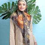 Nur Fazura Instagram - ✨KHESUMA WARNA✨ TUDUNG FAZURA KOLEKSI KHESUMA WARNA Koleksi Black Label ini dinamakan “KHESUMA WARNA”, hadir dengan material Premium Matte Satin bercorakkan flora tropikal yang memberi efek timbul 3D, sepadan dengan gaya elegan dan anggun di Aidilfitri. 🌺 Didatangkan dengan 10 warna-warna yang eksklusif, koleksi ini juga sesuai digayakan oleh wanita bekerjaya masa kini. 🧕 You can find more information on the CITRA ZAHRAA collection from our Website: www.fazura.com Download App : FAZURA ShopeeMall: FazuraOfficialStore Visit our physical stores to try and get a closer look on CITRA ZAHRAA collection at.. FAZURA Boutiques: ✨Sunway Putra Mall, Lot G31 (KL) ✨The Curve Shopping Mall, Lot 147B (PJ) ✨Ipoh Parade, Lot F-10 (Perak) ✨Aman Central, Lot 3-47 (Kedah) ✨East Coast Mall, L1-21 (Kuantan, Pahang) Mini Stores: ✨SOGO KL (Level 3) ✨SOGO i-City Shah Alam (Ground Floor) Micro Store: ✨Suria KLCC (PushCart) Pop-Up Store: ✨Komtar JBCC (Johor Bahru) Boleh juga dapatkan koleksi ✨ CITRA ZAHRAA ✨ melalui @fazurabesties yang berdaftar ! !! Disebabkan oleh pencahayaan fotografi dan peranti berbeza yang digunakan untuk melihat produk yang dipaparkan, warna yang anda lihat mungkin berbeza sedikit daripada warna sebenar produk. #TudungFAZURA #TFBlackLabel #BlackLabel #MilikSemua #FAZURA #fazuralovers #KoleksiKHESUMAWARNA #tudungfazurakhesumawarna